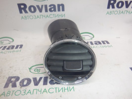 Дефлектор (воздуховод) боковой правый PEUGEOT 308  2007-2013